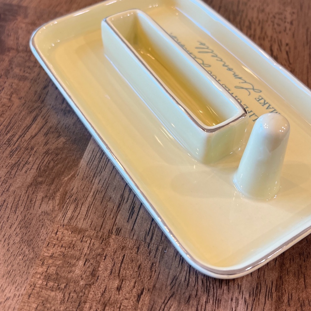 Ceramic Ring Holder & Jewelry Trinket Tray with Limoncello Quote - Picture 6 of 9